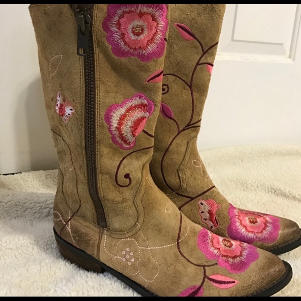 SZ 10 EUC Embroidered Lucky Leather Boots